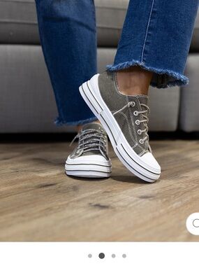 Very G Sparkle Low-Top Sneakers - Khaki